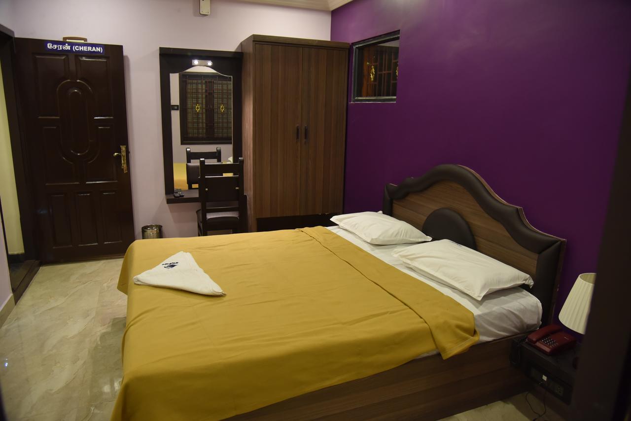 Subra Residency Aparthotel Kumbakonam Bagian luar foto